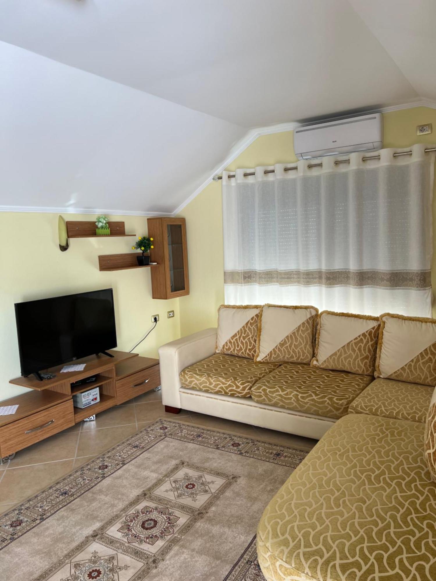 Flower Terrace Apartment Gjirokastër Exterior foto