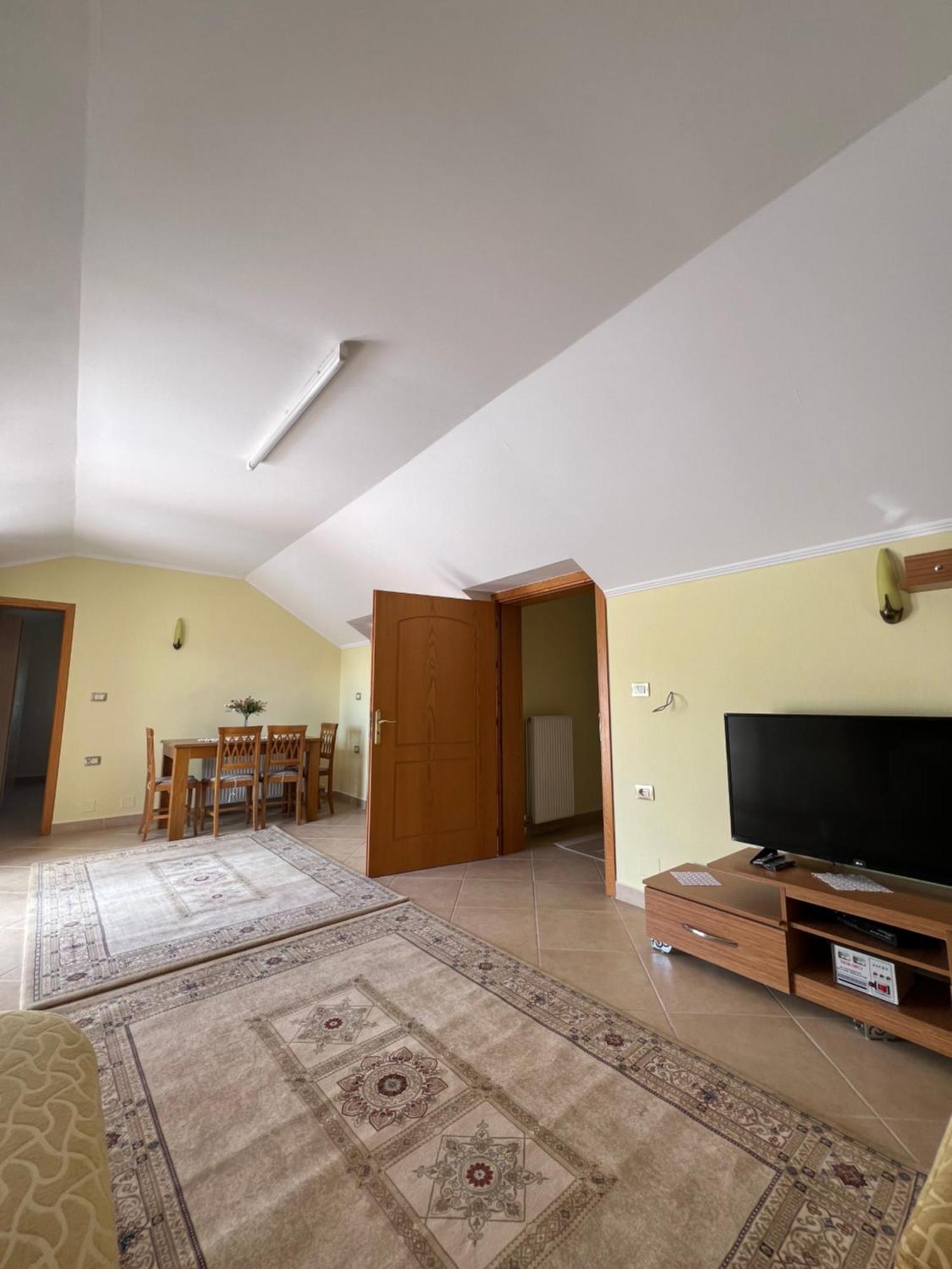 Flower Terrace Apartment Gjirokastër Exterior foto